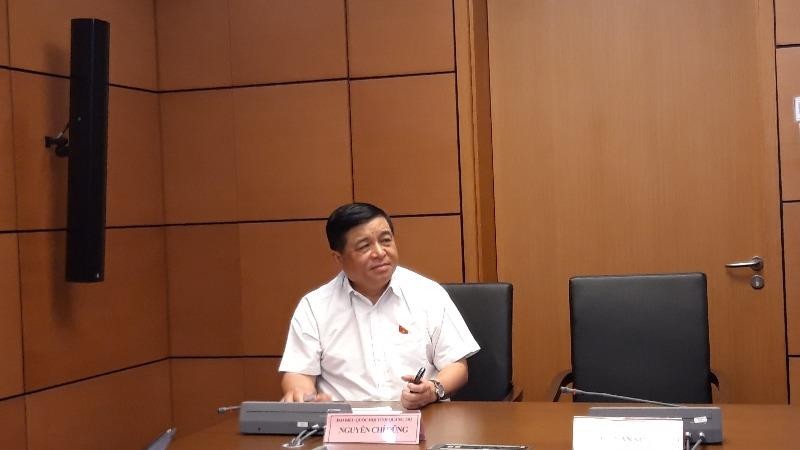 Bộ trưởng Nguyễn Chí Dũng tại phiên thảo luận tổ ngày 9/6.