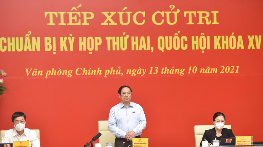 Thủ tướng tiếp xúc cử tri Cần Thơ theo hình thức trực tuyến.