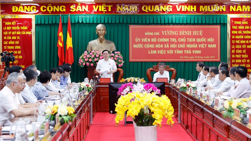 Chủ tịch Quốc hội làm việc với Ban Thường vụ Tỉnh ủy Trà Vinh.