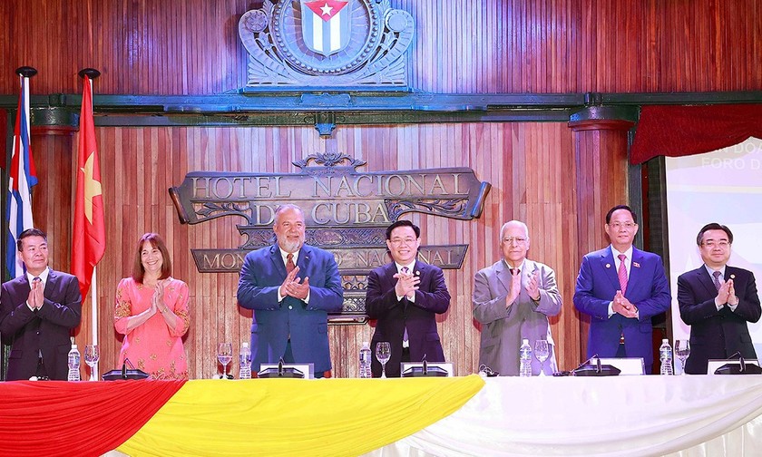 Chủ tịch Quốc hội Vương Đình Huệ và Thủ tướng Cuba Manuel Marrero Cruz đã dự Diễn đàn Doanh nghiệp Việt Nam - Cuba.