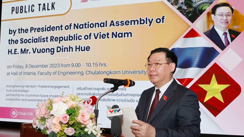 Chủ tịch Quốc hội phát biểu tại Đại học Chulalongkorn. (Ảnh Doãn Tấn)