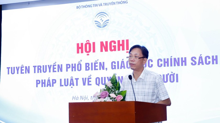 Phó Vụ trưởng Vụ Pháp chế Hồ Hồng Hải phát biểu khai mạc Hội nghị. (Ảnh: PV)