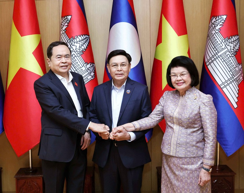 Ba Chủ tịch Quốc hội nhất trí tăng cường trao đổi, tiếp xúc song phương, ba bên thường xuyên. (Ảnh: Thống Nhất/TTXVN)