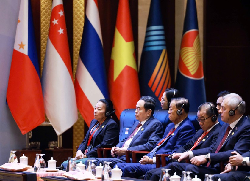 Chủ tịch Quốc hội Trần Thanh Mẫn và các đại biểu tại Lễ khai mạc. (Ảnh: Thống Nhất/TTXVN)