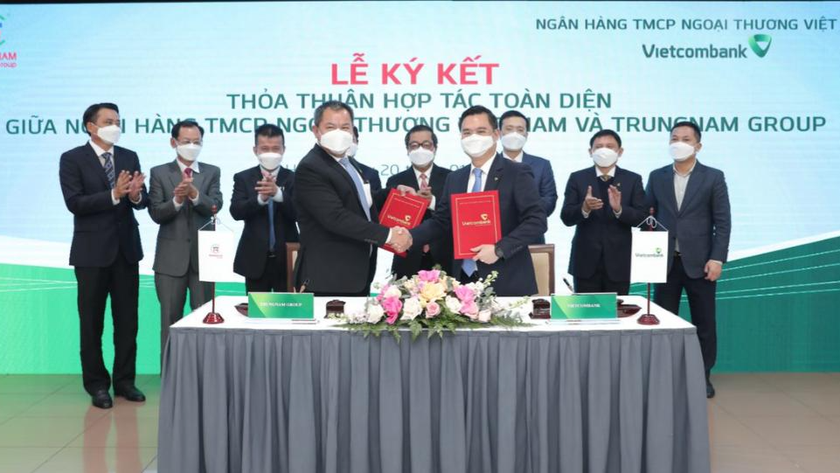 Lễ ký kết Thỏa thuận hợp tác toàn diện giữa Vietcombank và Trungnam Group.