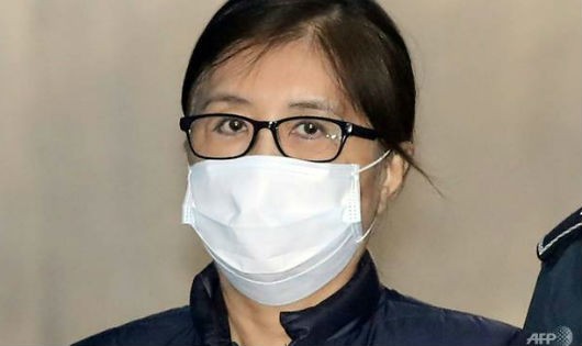 Bà Choi Soon-sil.