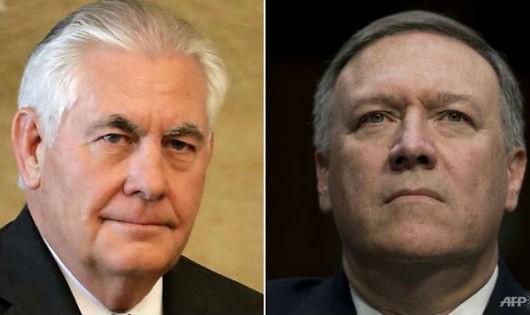 Cựu Ngoại trưởng Mỹ Rex Tillerson (trái) và ông Mike Pompeo.