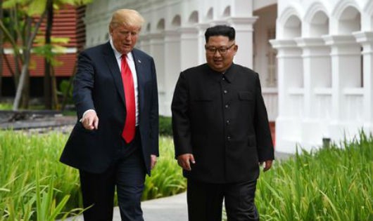 Ông Trump và ông Kim.