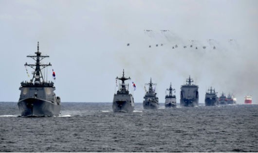 Các tàu Hàn Quốc tham gia buổi tổng duyệt ngày 9/10.