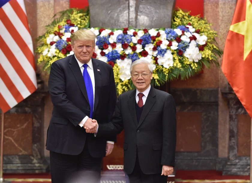 Tổng Bí thư, Chủ tịch nước Nguyễn Phú Trọng tiếp Tổng thống Mỹ Donald Trump tại Phủ Chủ tịch.