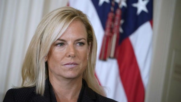 Bà Kirstjen Nielsen .