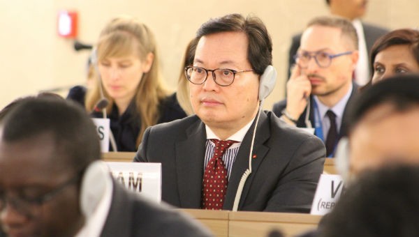 Đại sứ Dương Chí Dũng tham dự khóa họp