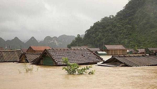 Thiên tai gây ra hậu quả nặng nề tại các tỉnh miền Trung.