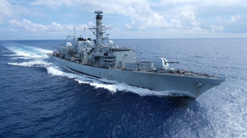 Tàu Hải quân Hoàng gia Anh HMS Richmond.