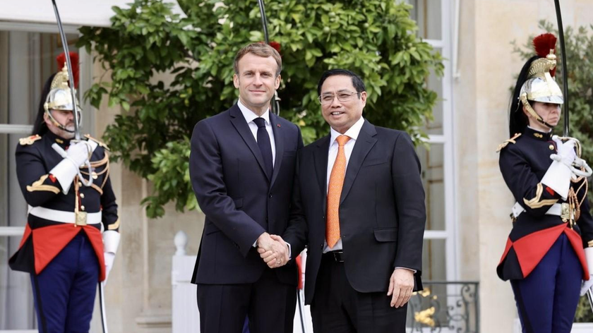 Thủ tướng Chính phủ Phạm Minh Chính hội kiến Tổng thống Pháp Emmanuel Macron