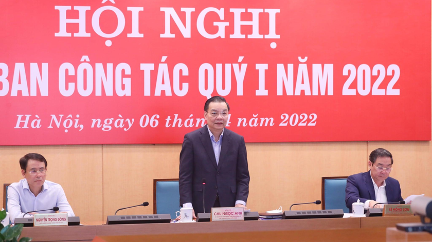Chủ tịch UBND TP Hà Nội Chu Ngọc Anh phát biểu tại phiên họp.