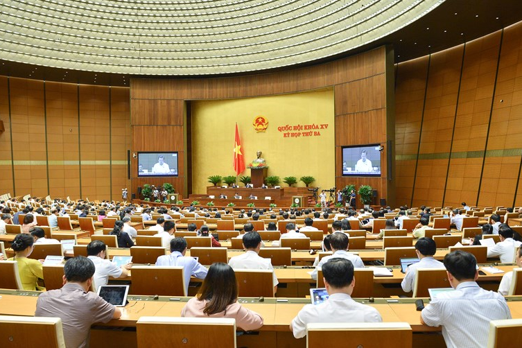 Quốc hội thảo luận ở hội trường về Chủ trương đầu tư Dự án đường Vành đai 4 vùng Thủ đô Hà Nội, Dự án đường Vành đai 3 TP Hồ Chí Minh tại Kỳ họp thứ 3, Quốc hội khóa XV. Ảnh: Quochoi.vn