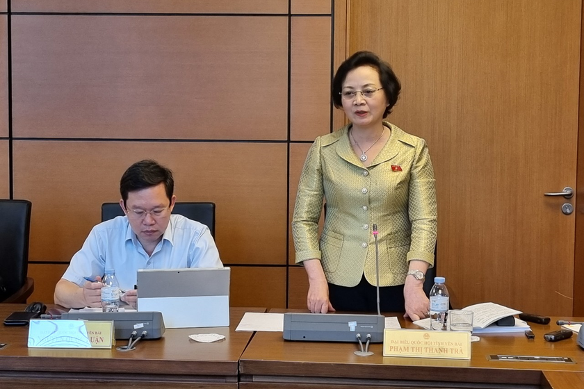 Bộ trưởng Bộ Nội vụ Phạm Thị Thanh Trà phát biểu tại phiên họp.