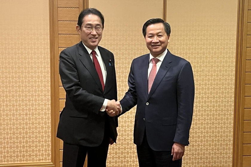 Phó Thủ tướng Lê Minh Khái gặp Thủ tướng Nhật Bản Kishida Fumio.