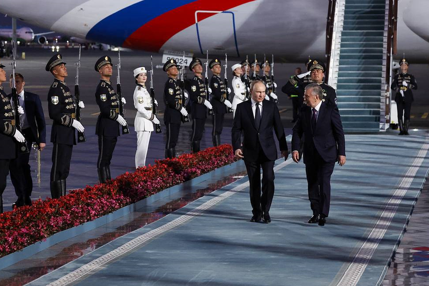 Tổng thống Nga Vladimir Putin đang có chuyến thăm cấp Nhà nước tới Uzbekistan.