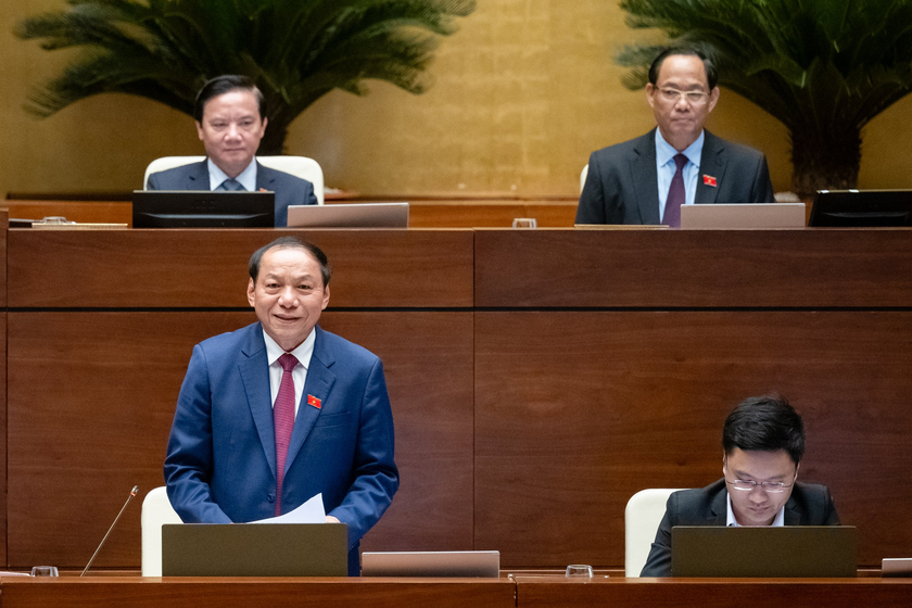 Bộ trưởng Bộ Văn hóa, Thể thao và Du lịch Nguyễn Văn Hùng trả lời chất vấn.