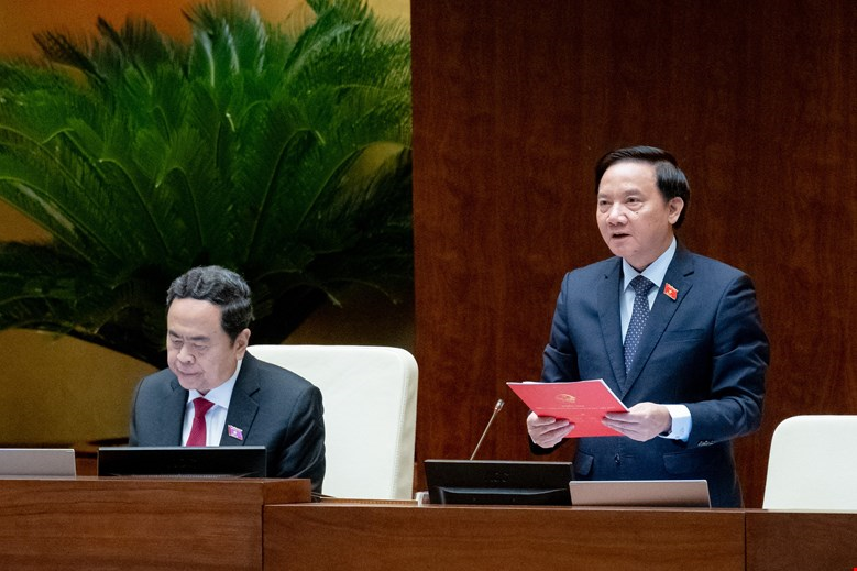 Phó chủ tịch Quốc hội Nguyễn Khắc Định điều hành nội dung phiên họp.