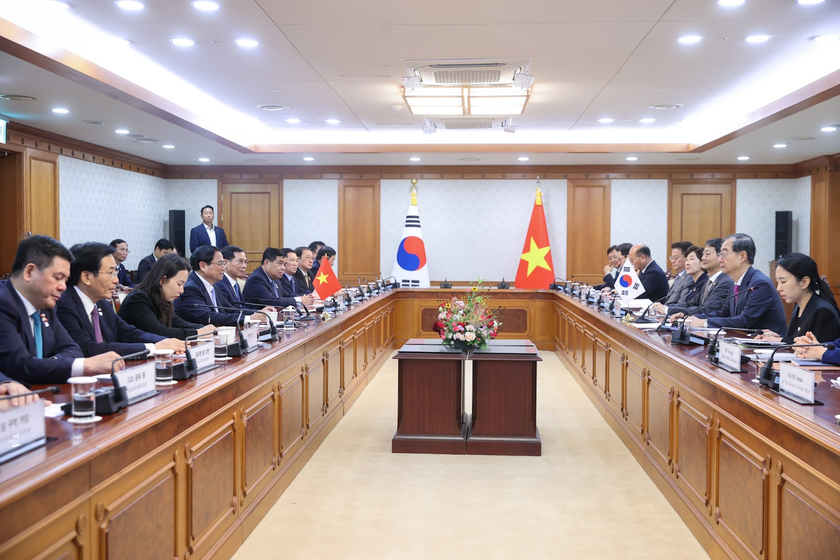 Thủ tướng Chính phủ Phạm Minh Chính hội đàm với Thủ tướng Hàn Quốc Han Duck Soo. Ảnh: VGP