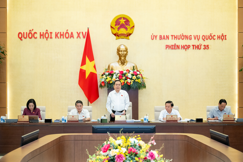 Chủ tịch Quốc hội Trần Thanh Mẫn phát biểu khai mạc phiên họp.