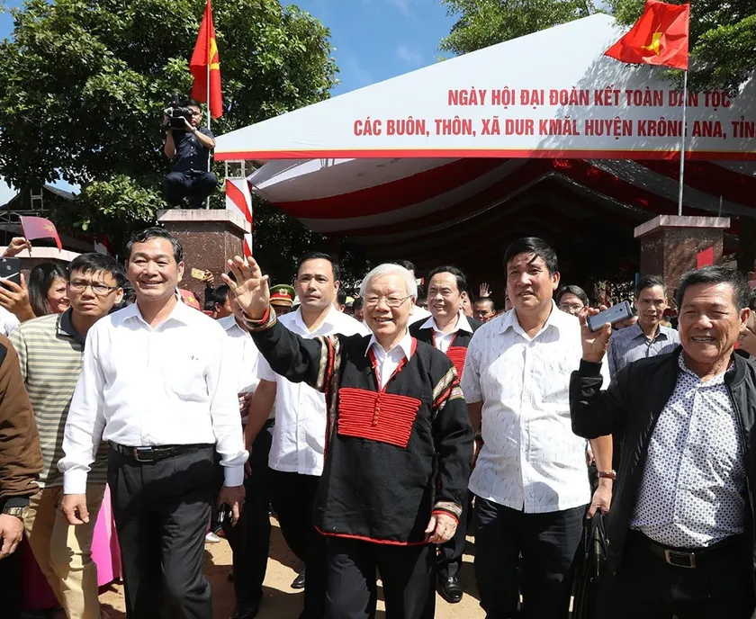 Tổng Bí thư Nguyễn Phú Trọng với đồng bào dân tộc các buôn, thôn, xã Dur Kmăl, Huyện Krông Ana, tỉnh Đắk Lắk ngày 11/11/2018. Ảnh: TTXVN