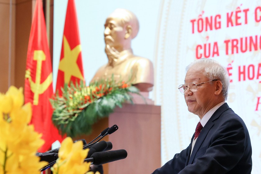 Dự Hội nghị Chính phủ với địa phương để triển khai nhiệm vụ phát triển kinh tế - xã hội, Tổng Bí thư Nguyễn Phú Trọng nhắc nhở, kết quả năm sau phải cao hơn năm trước. Ảnh VGP.