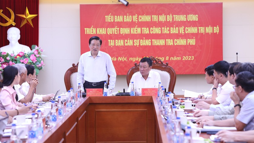 Đồng chí Phan Đình Trạc, Ủy viên Bộ Chính trị, Bí thư Trung ương Đảng, Trưởng Ban Nội chính Trung ương, Trưởng Đoàn Kiểm tra phát biểu.