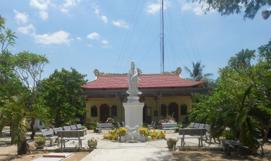 Toàn cảnh Niệm Phật đường làng phong Quy Hòa.