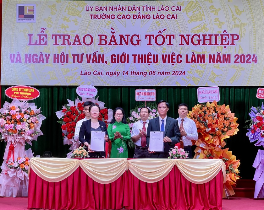 Trường Cao đẳng Lào Cai ký hợp tác đào tạo, tuyển dụng lao động với doanh nghiệp.