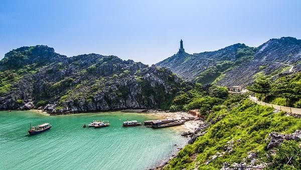 Vẻ đẹp của đảo Long Châu, Cát Bà (Ảnh Xuân Thủy)