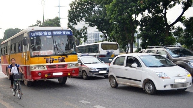 Thiếu chế tài, xe buýt “nhái” mở rộng địa bàn “lộng hành"