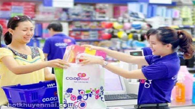 Co.op Mart Hoàng Mai bày bán hàng hết “đát“