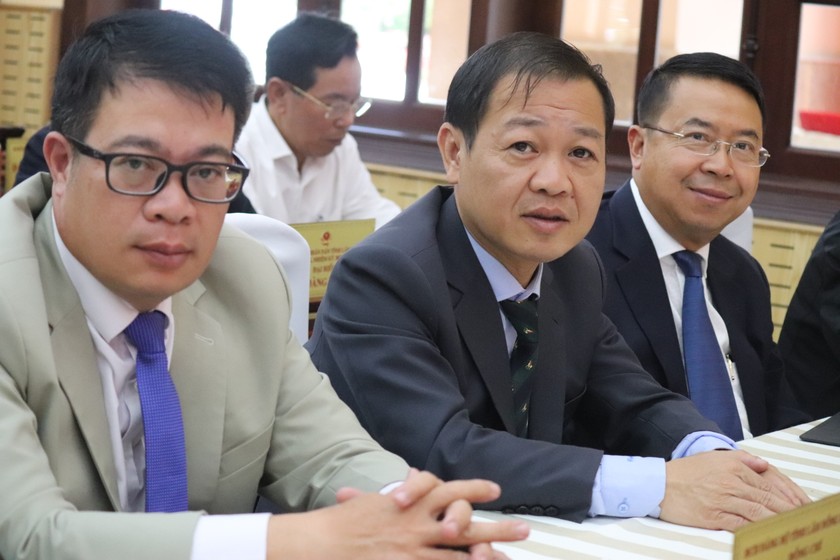 Đại biểu, khách mời tham dự Kỳ họp.
