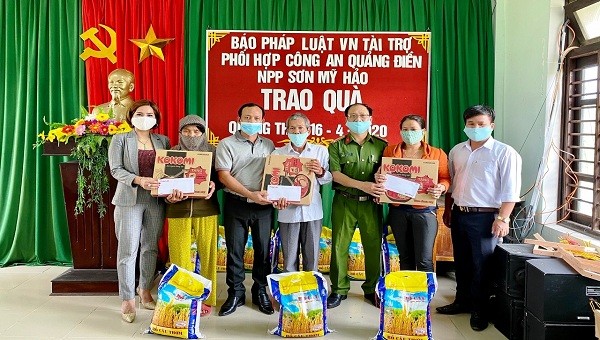 Phần quà là những mặt hàng phục vụ nhu cầu thiết yếu hàng ngày