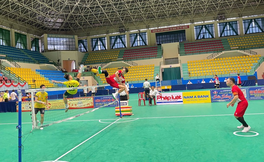 Trận chung kết nội dung đôi Nam giữa Hà Nội và TP. HCM rất gay cấn, luôn rơi vào tình cảnh báo đuổi tỉ số