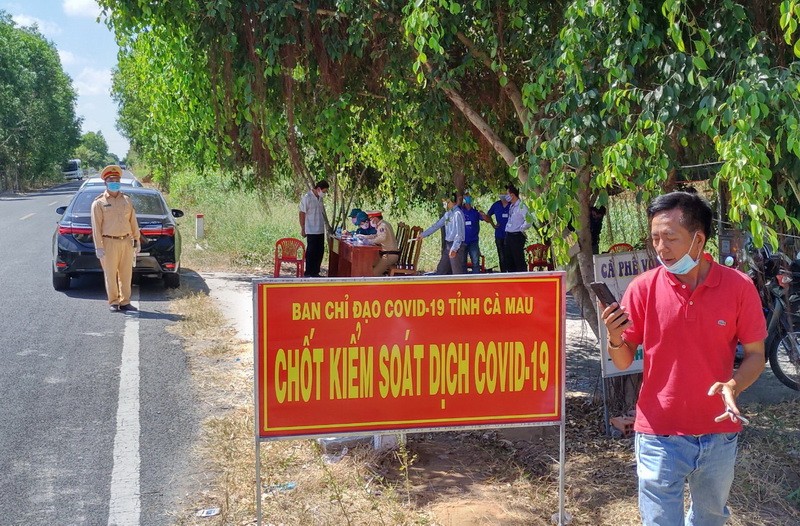 Cà Mau kêu gọi người dân giao dịch trực tuyến, hạn chế ra khỏi nhà để tránh lây nhiễm Covid-19