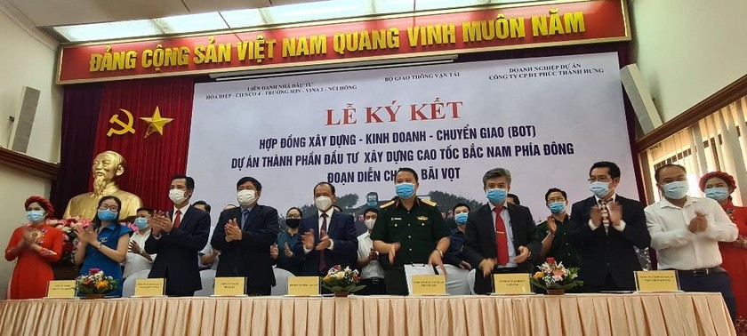 Lễ ký kết sáng nay giữa đại diện Bộ GTVT với nhà đầu tư