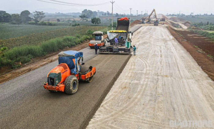 Thi công cao tốc Bắc - Nam phía Đông giai đoạn 1