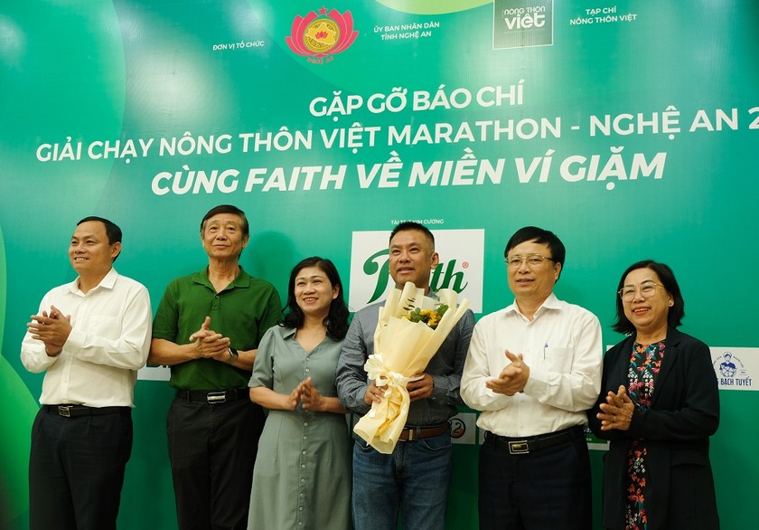 Faith là nhãn hàng nước uống tài trợ Kim cương cho giải chạy "Nông thôn Việt marathon – Nghệ An 2023".