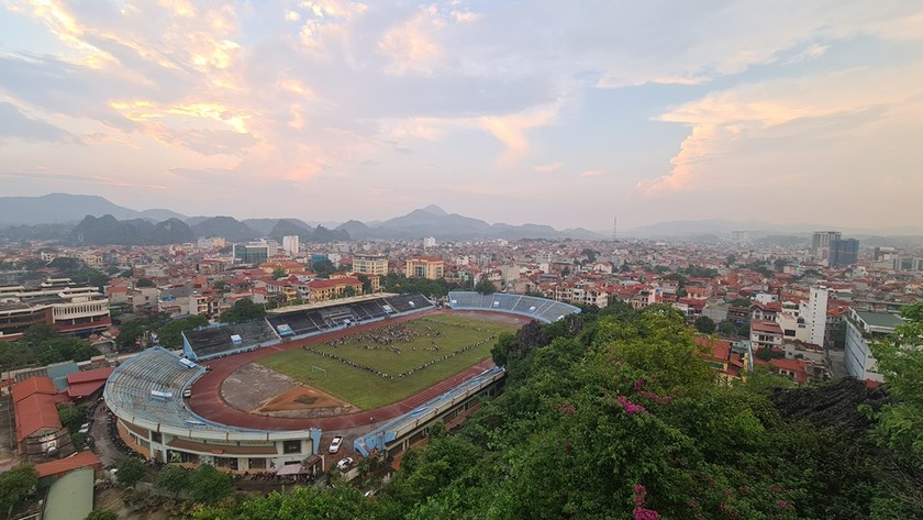 Toàn cảnh sân vận động Đông Kinh (Lạng Sơn) hiện nay. (Ảnh: Minh Hữu).