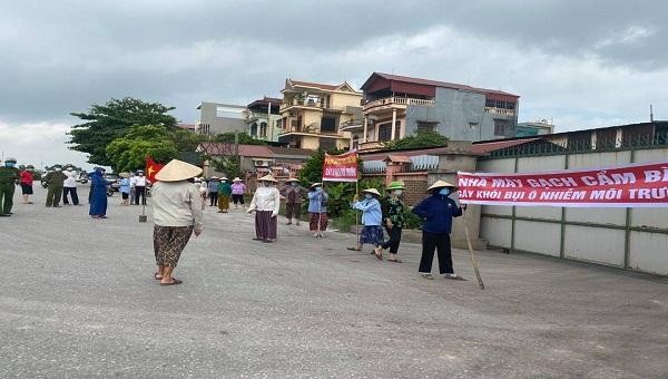 Người dân địa phương đã nhiều lần phản ánh việc công ty hoạt động gây ô nhiễm môi trường.