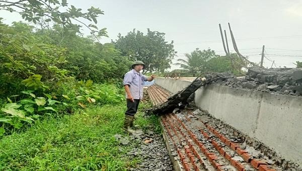 Ông Nguyễn Đình Lược cho rằng chủ tịch xã giật đổ cột nhà đang xây của gia đình ông nhưng không có quyết định cưỡng chế.