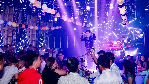 Bar New DTV ngày thường rất đông khách nước ngoài đến vui chơi, giải trí.