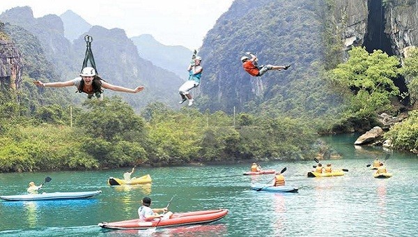 Sau đợt giãn cách xã hội, các điểm du lịch tại Quảng Bình đón khoảng 35.000 lượt khách.