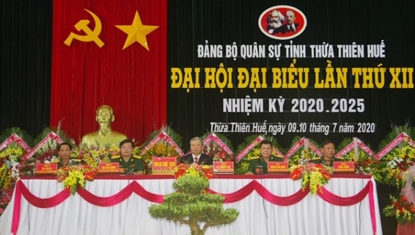 Đoàn Chủ tịch đại hội