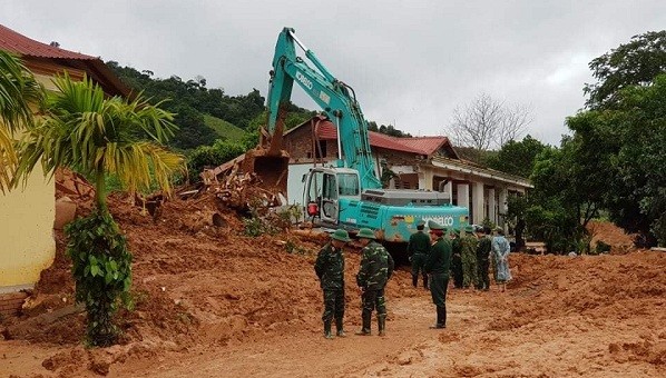 Khoảng 14h45, lực lượng cứu nạn cứu hộ đã tìm thấy thi thể chiến sĩ cuối cùng trong số 22 chiến sĩ gặp nạn.